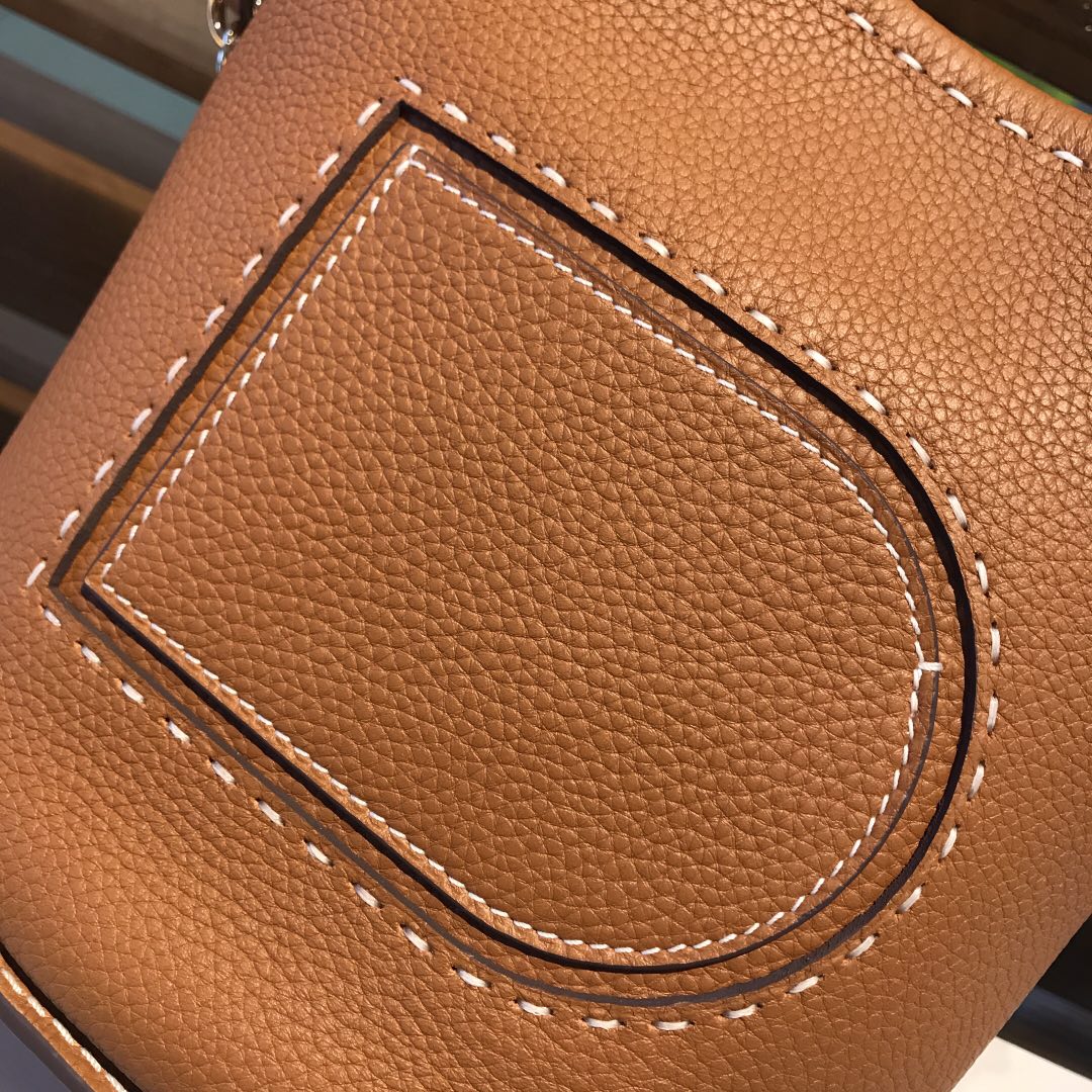 델보 팽 미니 버킷 크로스백